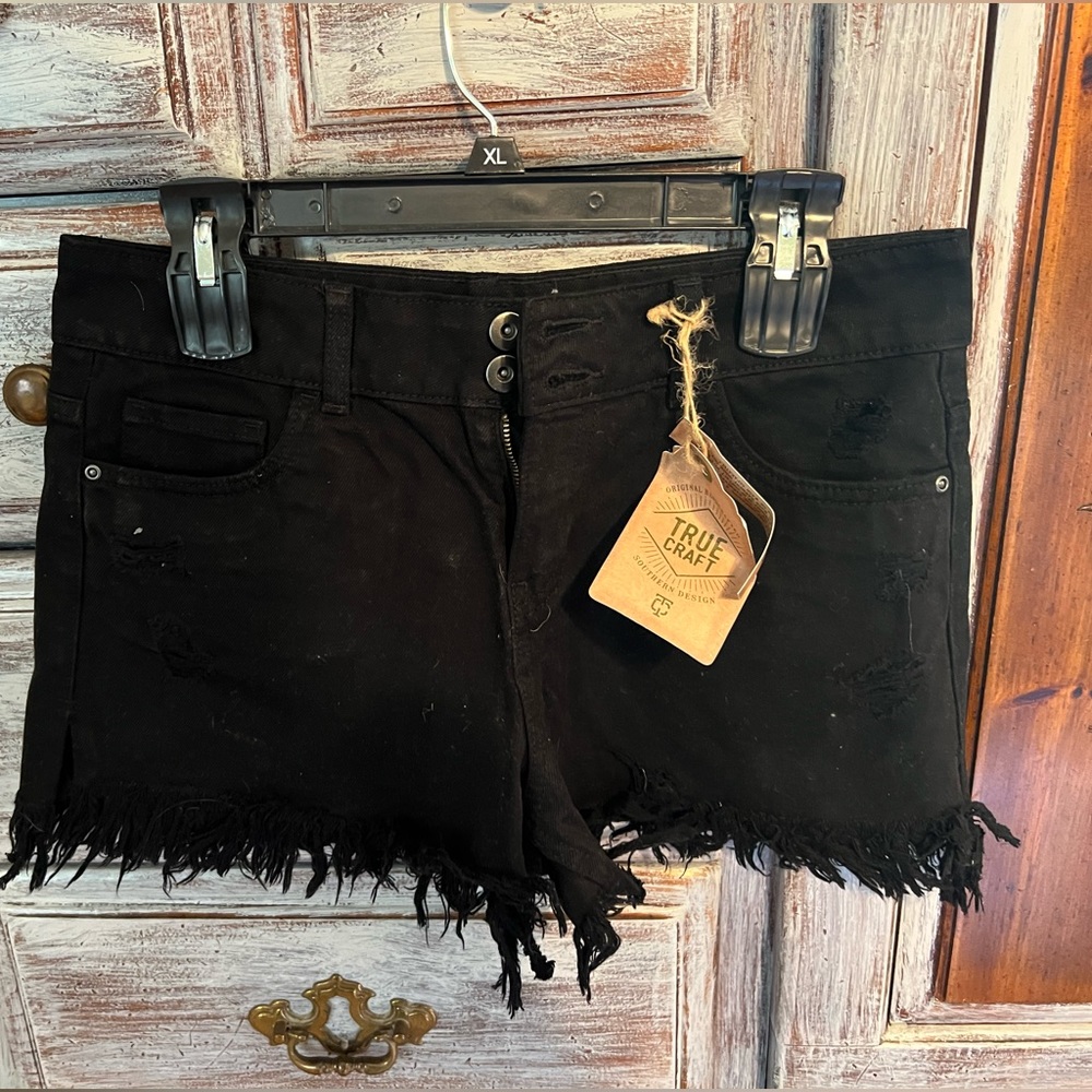 TRUE CRAFT BLACK RIPPED JEAN SHORTS